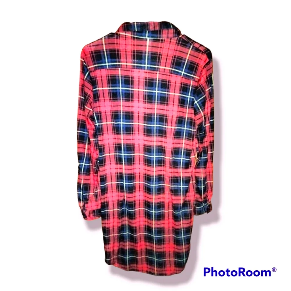 Women's button down - Picture 2 of 3